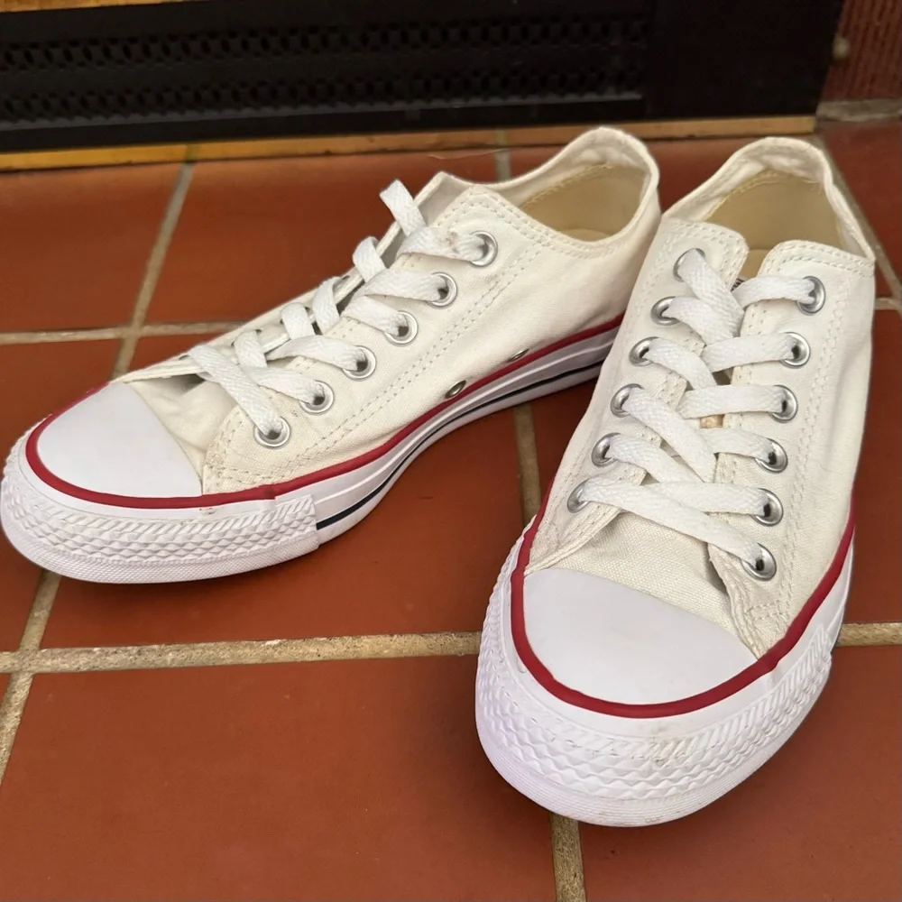 Converse White Chuck Taylor All Star Low Men 4.5 Women 6.5 Classic Clean Unisex